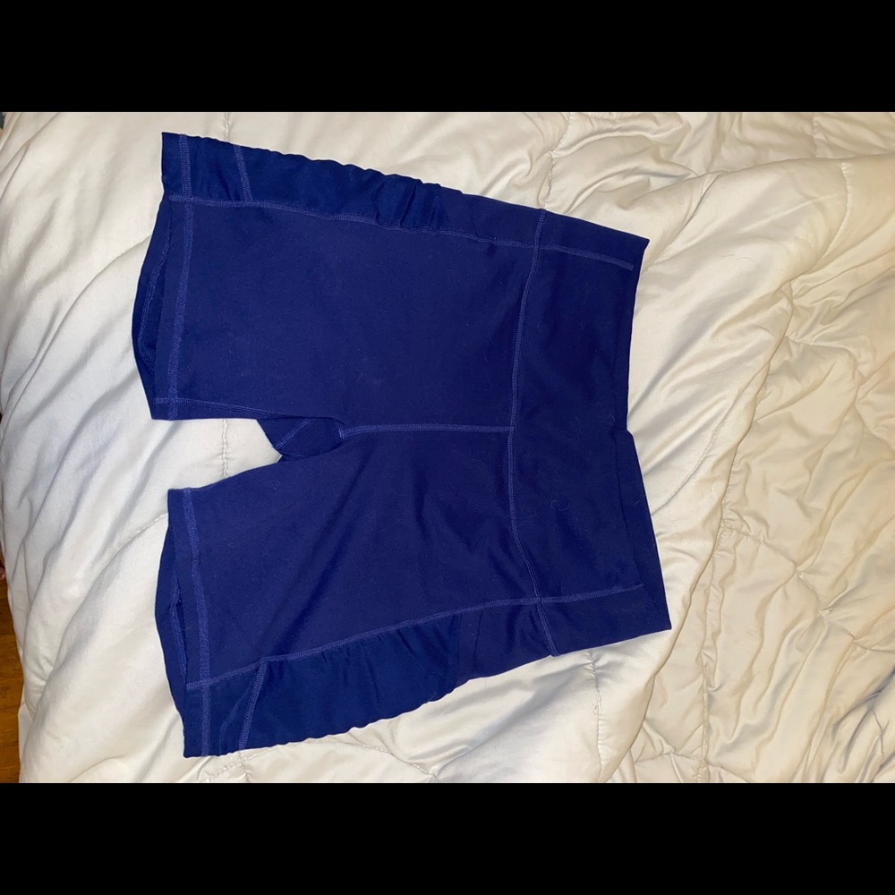 Fabletics Mila high waisted pocket shorts 6”